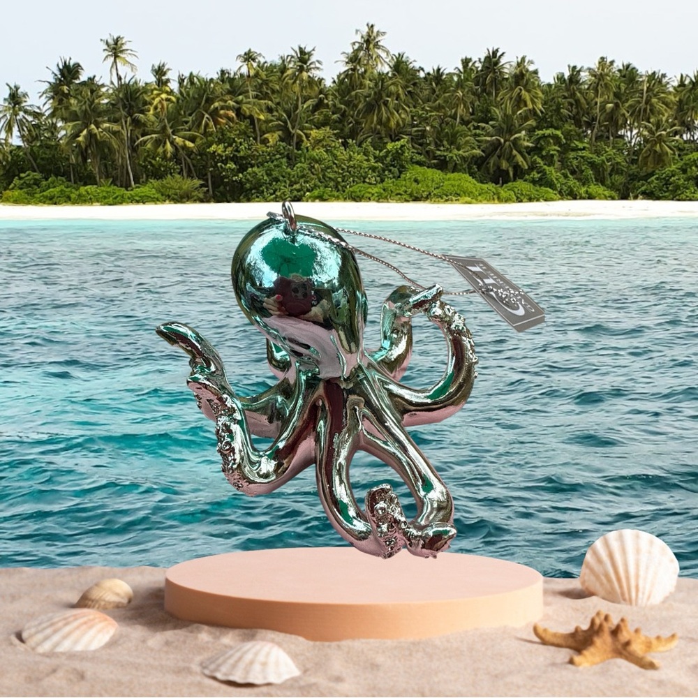 NWT Silver Greenish Octopus Ornament or display that sits flat